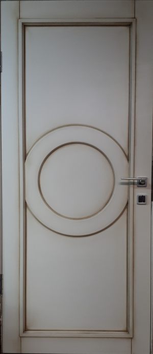 Межкомнатная дверь в профиле массив (эмаль с патиной) Сургут